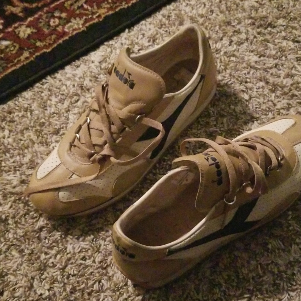 Sneakers tan and blue diadora